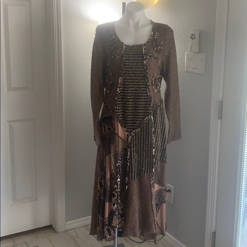 DonnaVinci Italy Love the Queen Dress - Picture 2 of 11